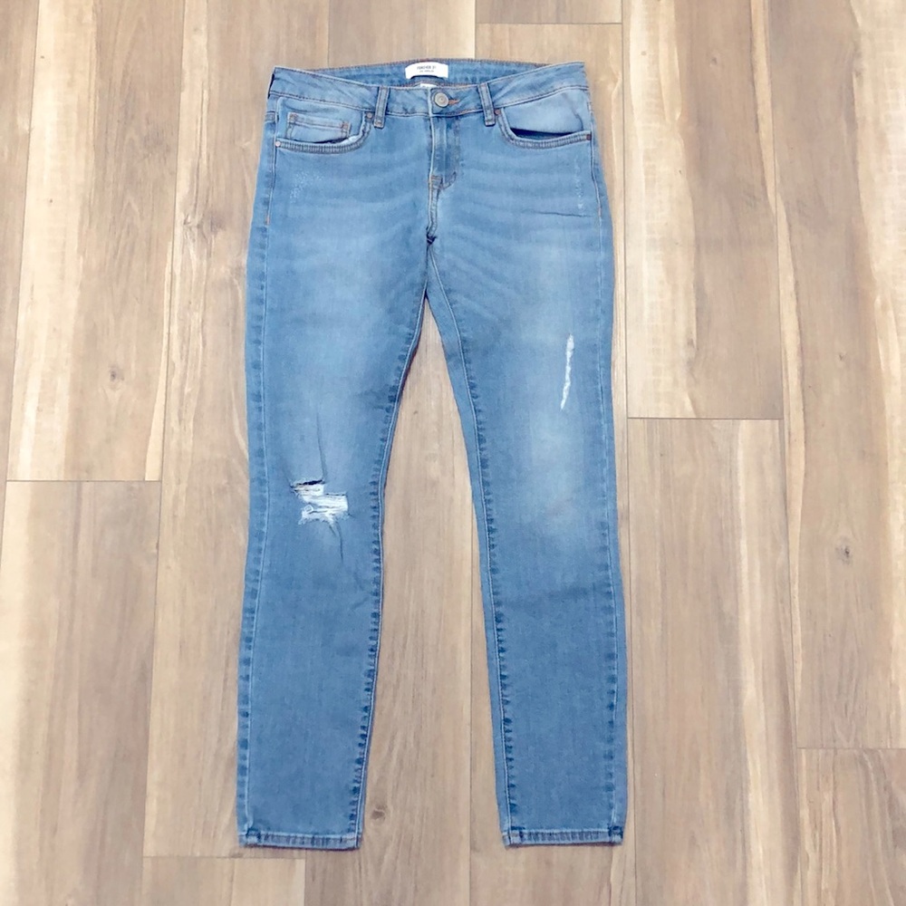 Low rise distressed jeans